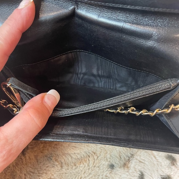 CHANEL Black and Gold Quilted Wallet - Picture 9 of 16